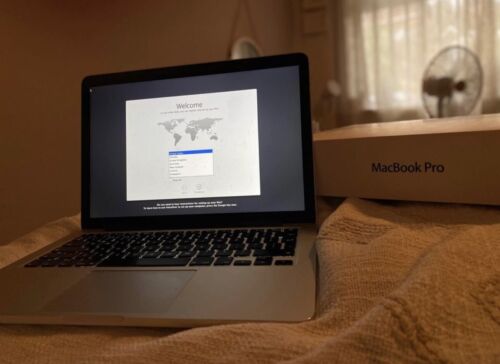 MacBook Pro Core i5 2,4 GHz 13 pouces Retina fin 2013 - Photo 1/7