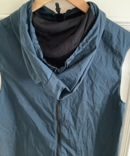 Nike Womens Vest Small Sportswear Tech Hyper Training Petrol Blue 833464-457 - Picture 6 of 8