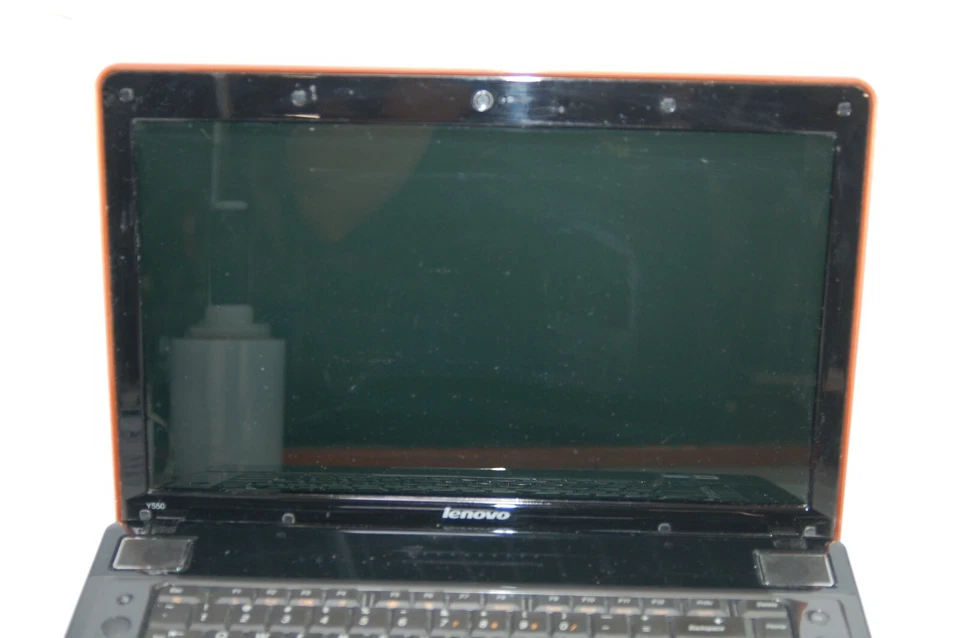 Lenovo Y550 CPU Pentium Dual Core 2GHz 4GB RAM Batería defectuosa SIN HDD Foto 3 de 4