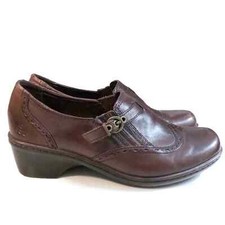 Earth Origins Carma 2 Leather Wingtip Slip-on loafers / clogs. Women's size 8