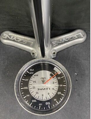 Lezyne Alloy Floor Drive Tall 3.5` Analog PV/SV 220psi Alloy