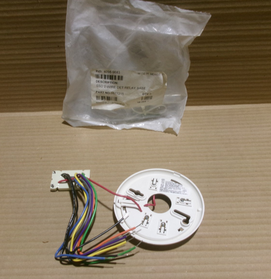 New Simplex 4098-9683 ssd 2-Wire Detector Relay Base