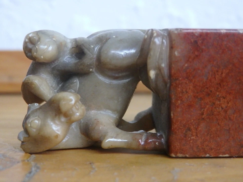 ANTIGUA Jabonera China Qing/Piedra Shoushan Sello Mono Sentado a Caballo Foto 3 de 4