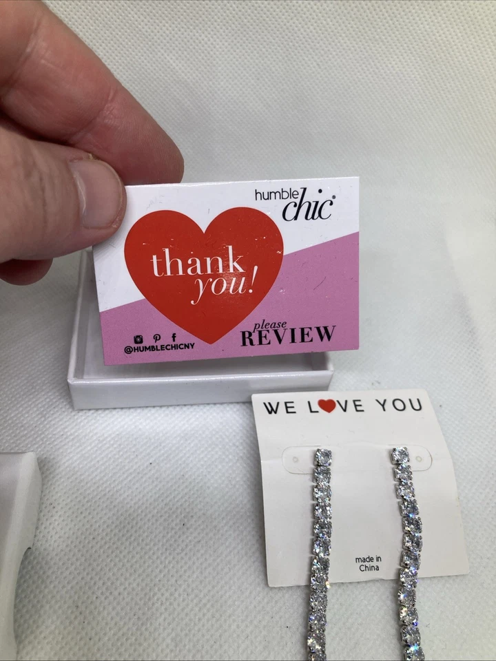 Nuevos pendientes largos colgantes brillantes en caja humildes elegantes Foto 4 de 4