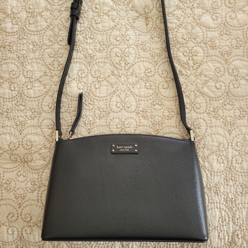 Kate Spade Medium Sized Black Crossbody Bag - Used twice and in great condition! - Picture 4 of 16