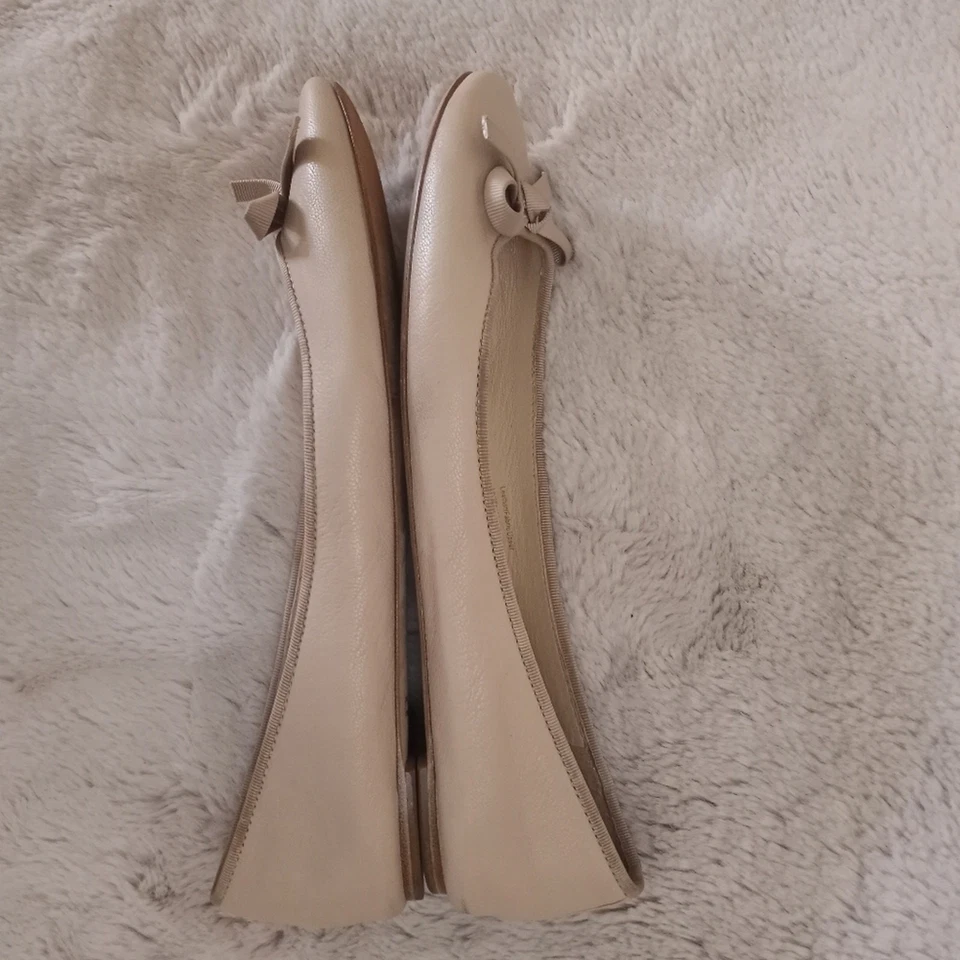 Vera Wang Italiano Cuero Crema Ballet Pisos con Suela de Cuero Coqueta Niña Arco Foto 3 de 4