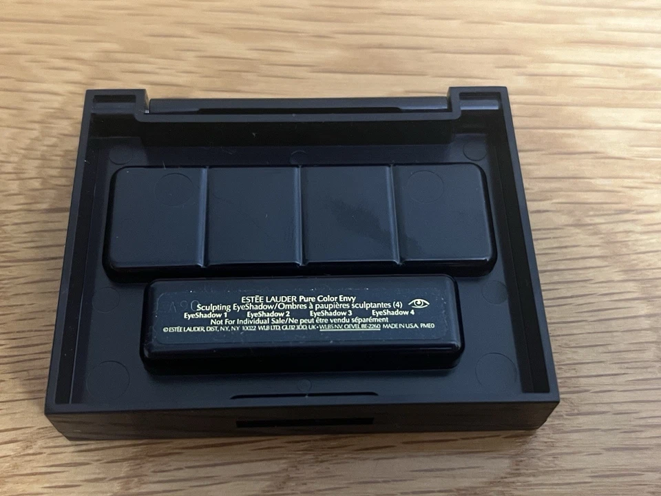 Estee Lauder Pure Color Envy Sculpting Eyeshadow Quad 01, 02, 03, 04 Beige Black - Image 2 of 3