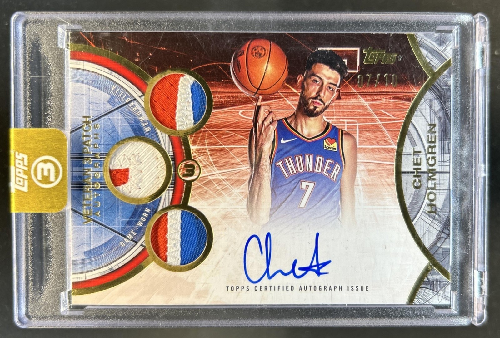 2025-26 Topps Three Chet Holmgren Veteran 3 Patch Auto Gold #/10 Thunder