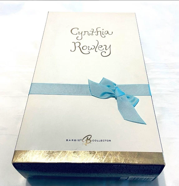 Mattel Cynthia Rowley Barbie bambola etichetta oro da collezione 2004... - Immagine 3 di 4