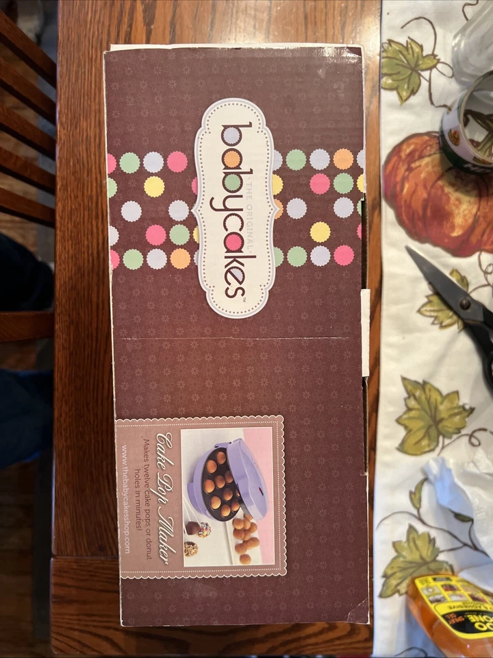 Babycakes Cake Pop Maker. NEW Electric Dessert Machine w/Molds - Image 2 of 4