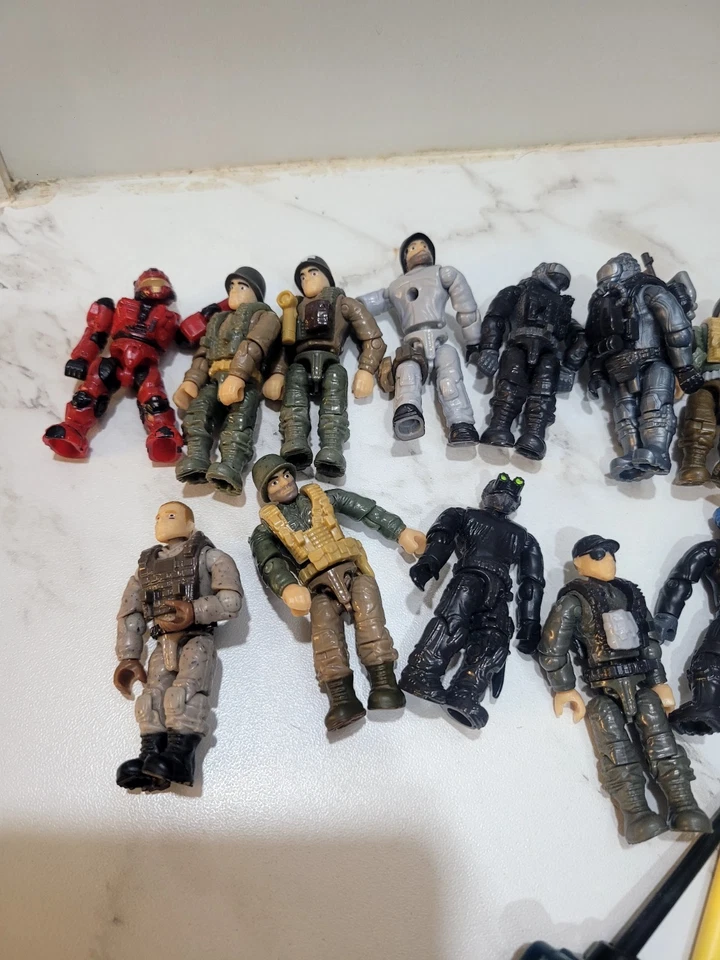 Lote de figuras Mega Construx Call of Duty más accesorios Foto 2 de 4