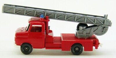 Wiking 1:87 602/3 C Feuerwehr Leiterwagen Opel Blitz, Blitz-Emblem