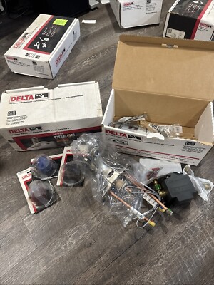 DELTA Touchless Bathroom Faucet 547-NN Lot Of Two With Colored Handles