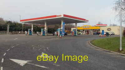 Foto 6x4 Tankstelle, Laden und Café, Magor Services Die Esso Tankstelle s c2013