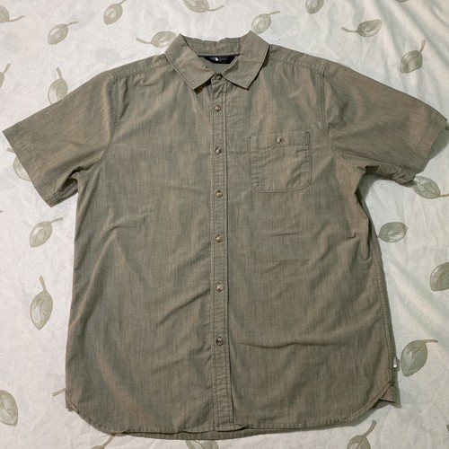 The North Face hellbraunes Angelhemd mit großer Knopfleiste und Tasche für Herren.   C - Bild 1 von 11