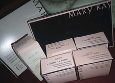 Mary Kay Lot: Mineral Powder Foundation ,TimeWise Daily Solutions Pallette/Tray