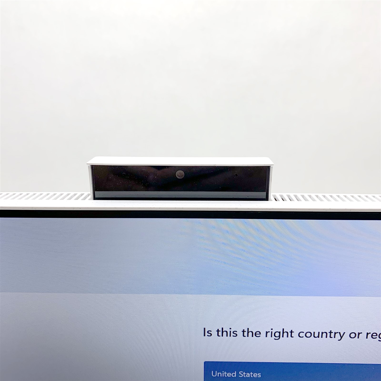 HP All-In-One 24" Touch FHD Ryzen 3 5425U 2.70 GHz 8GB 436GB Win 11 Dark Screen