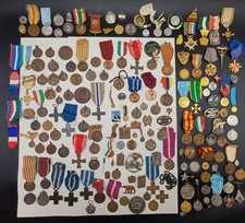 LOTTO  180 MEDAGLIE E NON .. MISTO DI VARIE EPOCHE E TIPOLOGIE