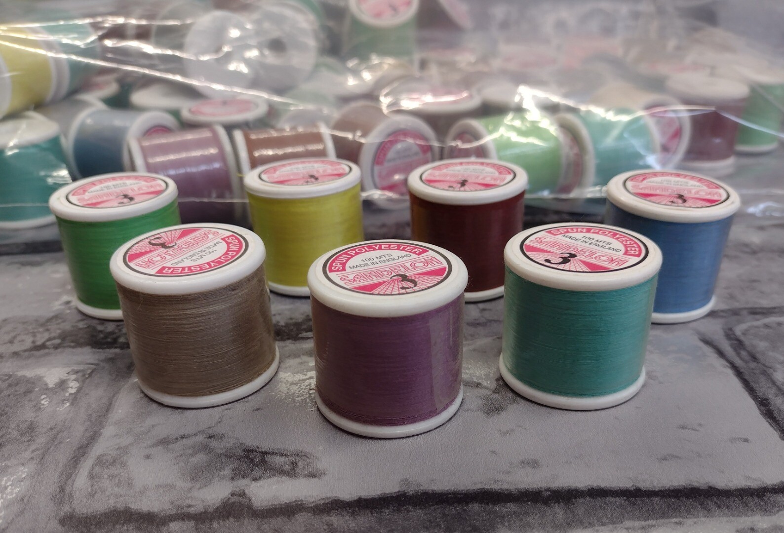 SANDELON Spun Polyester Sewing Thread Bundle 80+ Reels Mixed Colours BN