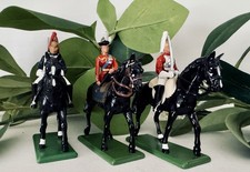 W Britains 1988 Metal Queen Elizabeth II Mounted on Horse  2 Guards Figurines