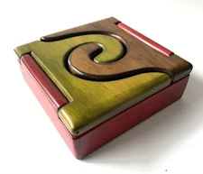 Organica Funcion Arte Hand Made Wooden Trinket Jewelry Box 5”x5” Puzzle Top Open