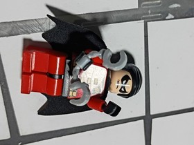 LEGO DC Super Heroes Robin Black Cape Minifigure 6860 6857 30166 (sh011)