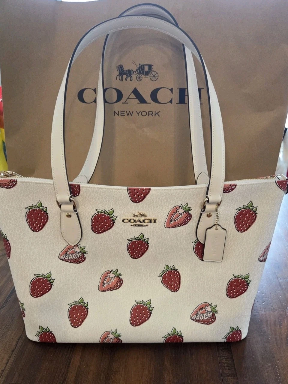 Borsa Coach Gallery con stampa fragola stile CAR34 nuova con etichetta