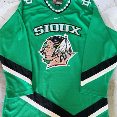 #ad Excellent Vintage North Dakota “Fighting Sioux” Nike Hockey Jersey XL $299.00