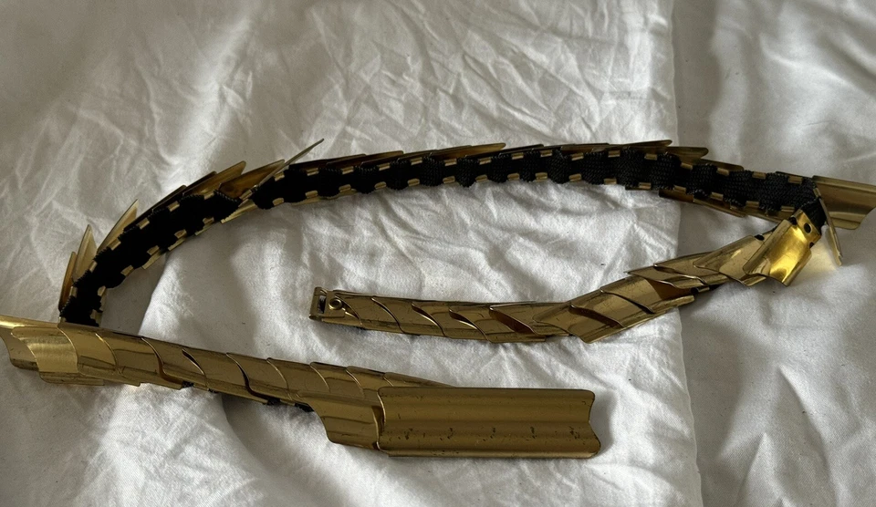 Cinto magro vintage dourado estilo escala de peixe discoteca elástica tamanho único - Imagem 2 de 4