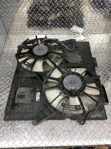 2008 Cadillac CTS Radiator Cooling Fan Assembly OEM - Picture 3 of 3
