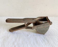 Vintage Original Old Iron Juicer Press Rare Collectible Kitchenware Props I296