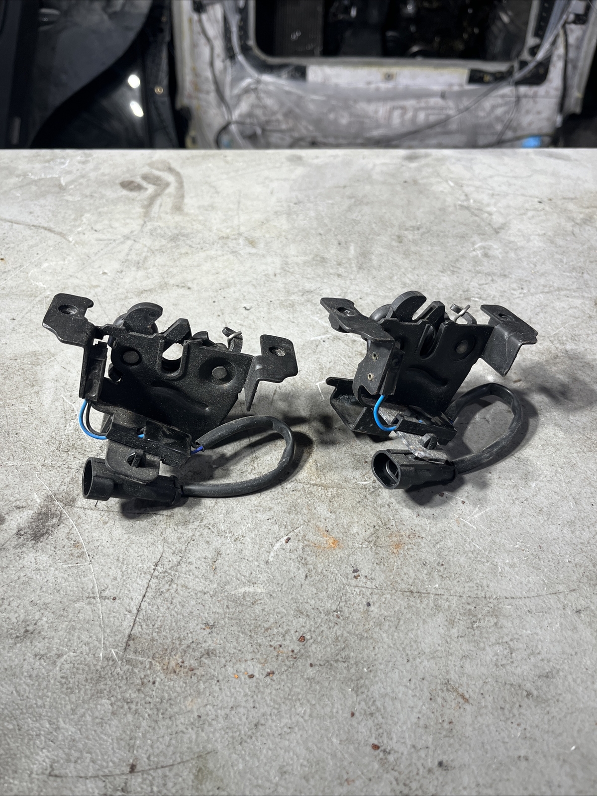 2014-2019 MASERATI GHIBLI S FRONT HOOD LOCK LATCH SET LEFT AND RIGHT OEM