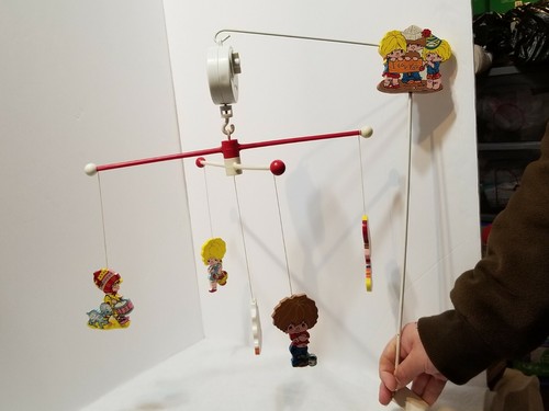 DE COLECCIÓN JOVEN AÑOS L'IL URCHINS MUSICAL CUNA DE MADERA MÓVIL BEBÉ GUARDERÍA - Imagen 5 de 11