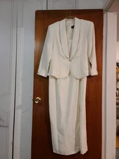 J. R. Nites By Calindo Off White Long Gown With Matching Jacket Size 16