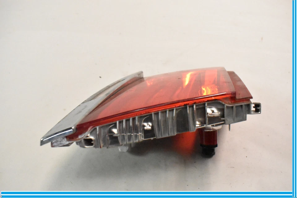 2009-2012 BMW 7 SERIES 740LI 750LI 760LI LEFT DRIVER REAR INNER TAIL LIGHT OEM - Image 4 of 4