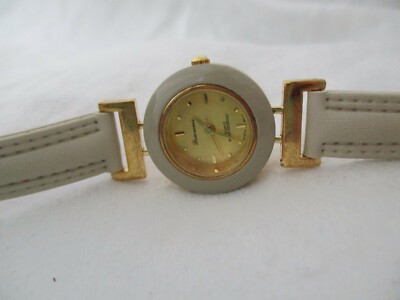 Laurence Watch Gold Toned Round Face Beige Buckle Band WORKING!