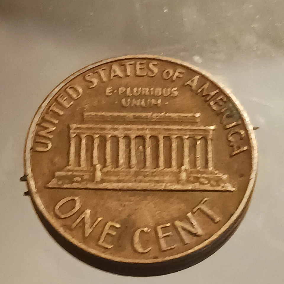RARE 1969 Lincoln Memorial Penny D Mint Mark With Floating Roof, no FG, wide A M - Image 4 of 4