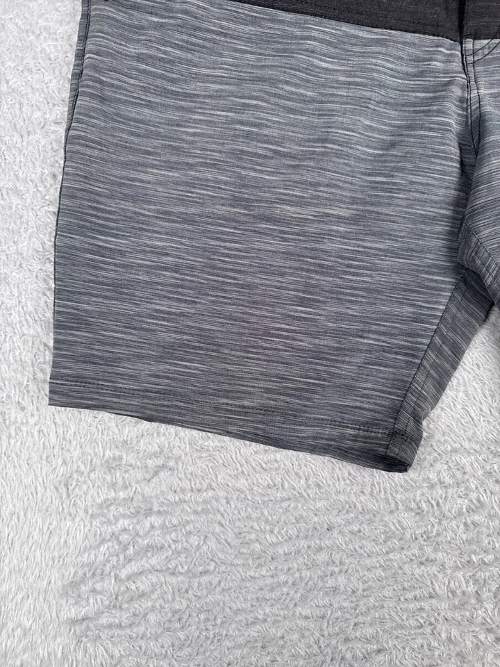 Volcom Shorts Men 33 Black Gray Chino Poly Cotton Blend Skate Beach Casual 33x9 - Image 3 of 4