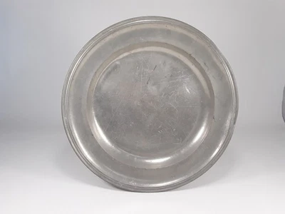 assiette ÉTAIN- XIX-XXème - Poinçon FAUX de Jacques Frederick BORST maitre 1769 - Photo 1/4