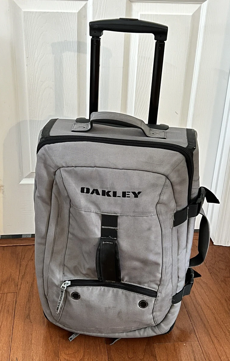 Update more than 148 oakley trolley bag latest 3tdesign.edu.vn