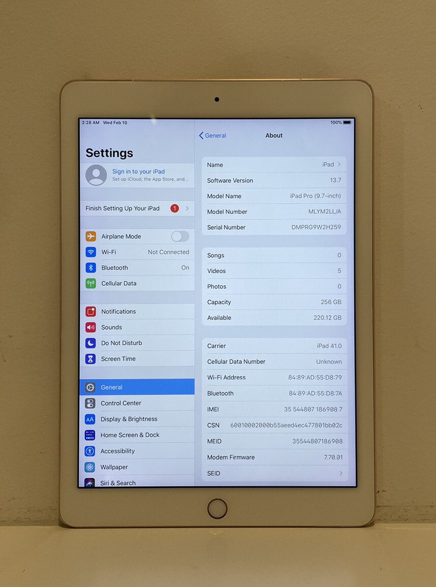 Apple iPad Pro (9.7-inch) A1674 256 GB, Wi-Fi + 4G, 9.7 in - Rose