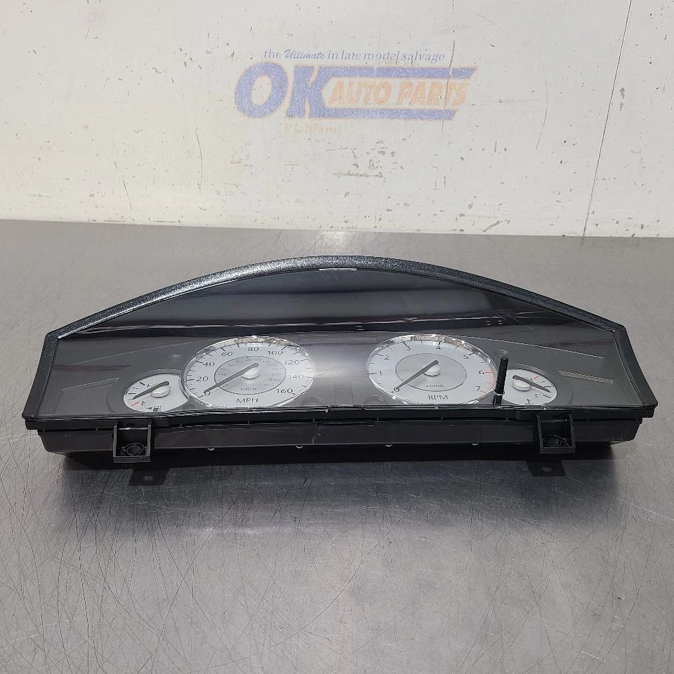 Chrysler 300 2009 5,7 L Heritage velocímetro cuadro de instrumentos  Foto 3 de 4