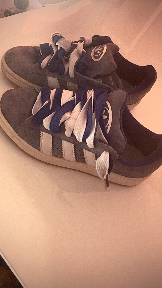 Adidas Campus, foto 1 di 2