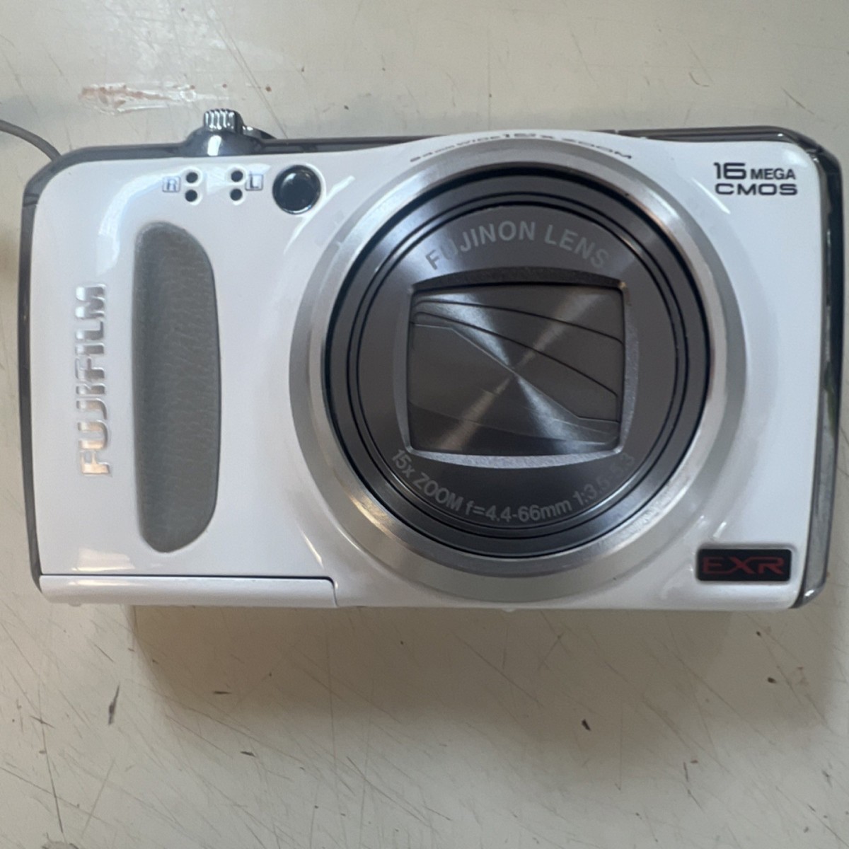 Fujifilm FinePix F505EXR Compact Camera White 16MP 15x Zoom HD