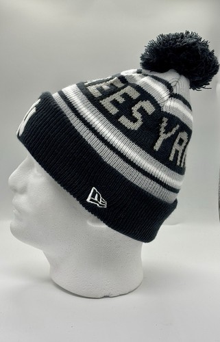 MLB New Era New York Yankees Cuffed Knit Black Gray Beanie Pom-pom Cap Hat NWT - Picture 3 of 9