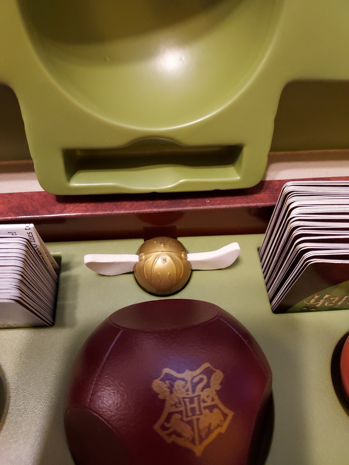 Harry Potter "Catch The Golden Snitch" A Quidditch Board Game Complete