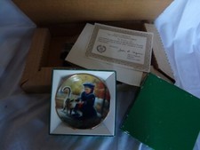 Donald Zolan Miniature Plate SECRET FRIENDS Made in the USA GIRL WITH CAT KITTEN