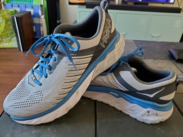 hoka one one arahi 3 wide