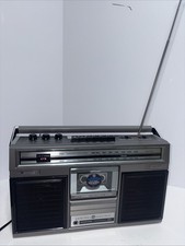 General Electric Model 3-5253B boombox FM AM radio cassette player Tested Good