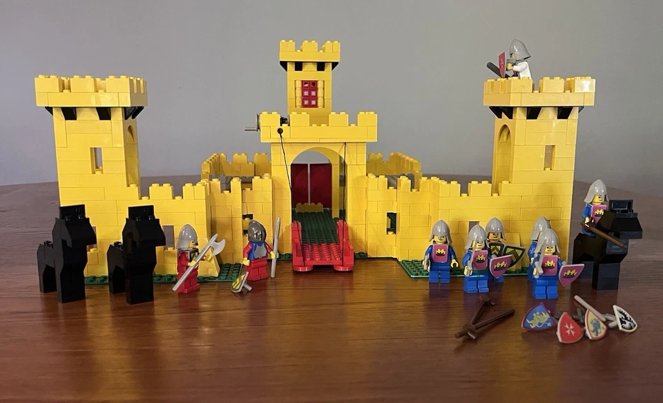 Vtg 1981 Lego Legoland Castle System 6075 W/Box Near Complete - Image 2 of 4